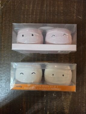 Cute Mummy Ceramic Salt & Pepper Shaker Set.